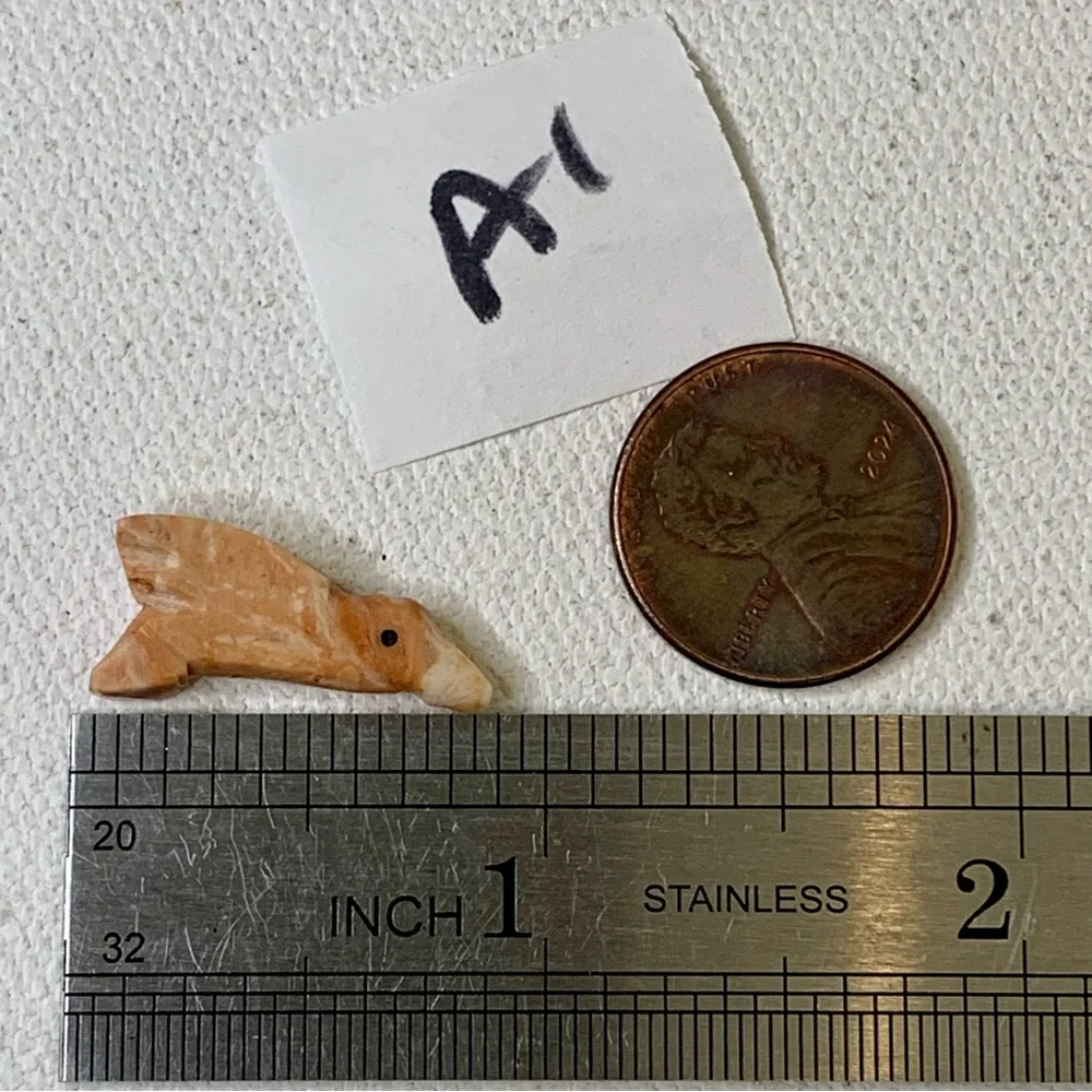 Vintage Native American Zuni Bird Fetish Bead Miniature Carved Stone Animal .9
